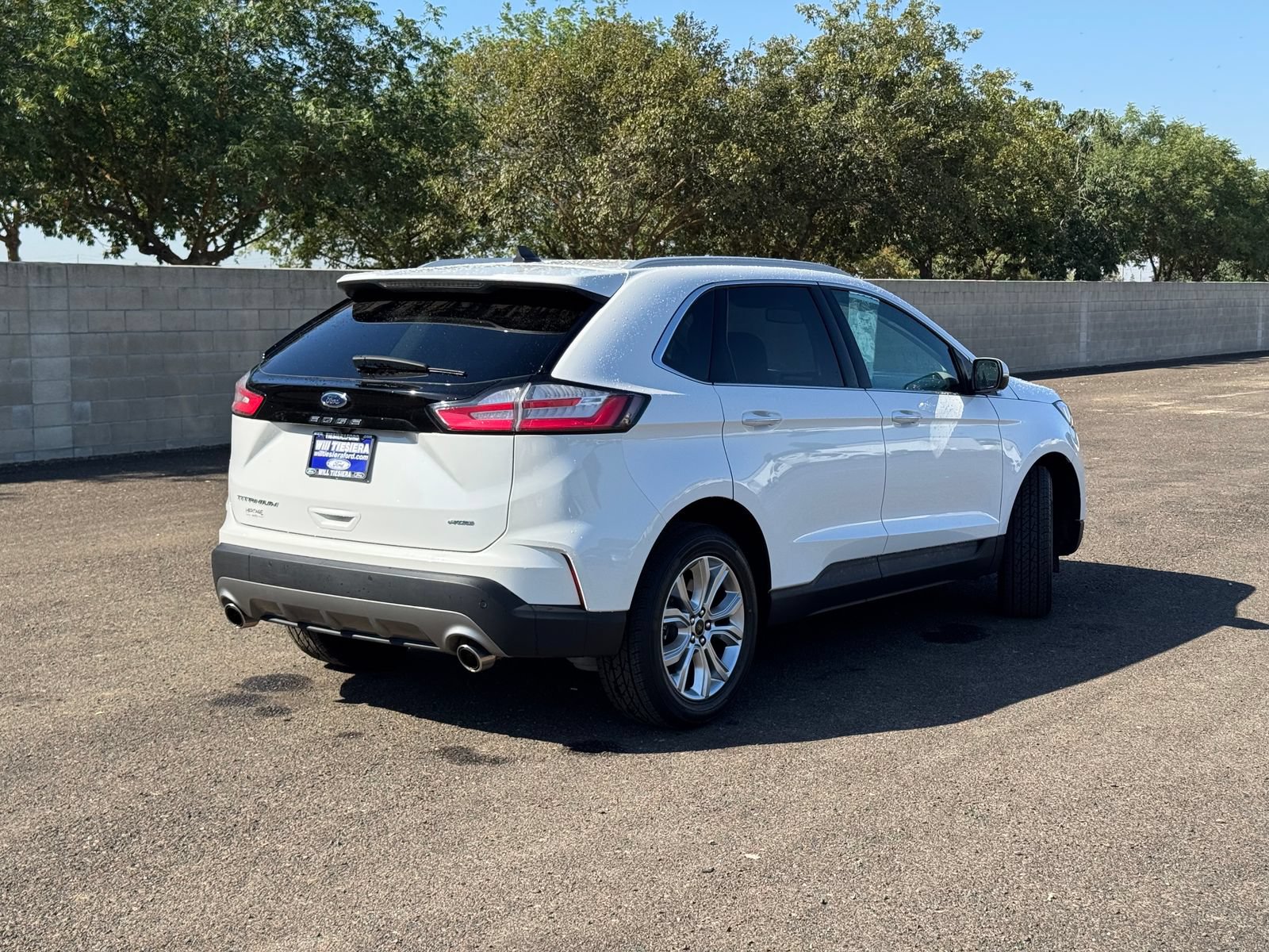 Certified 2023 Ford Edge Titanium AWD/4WD image 4