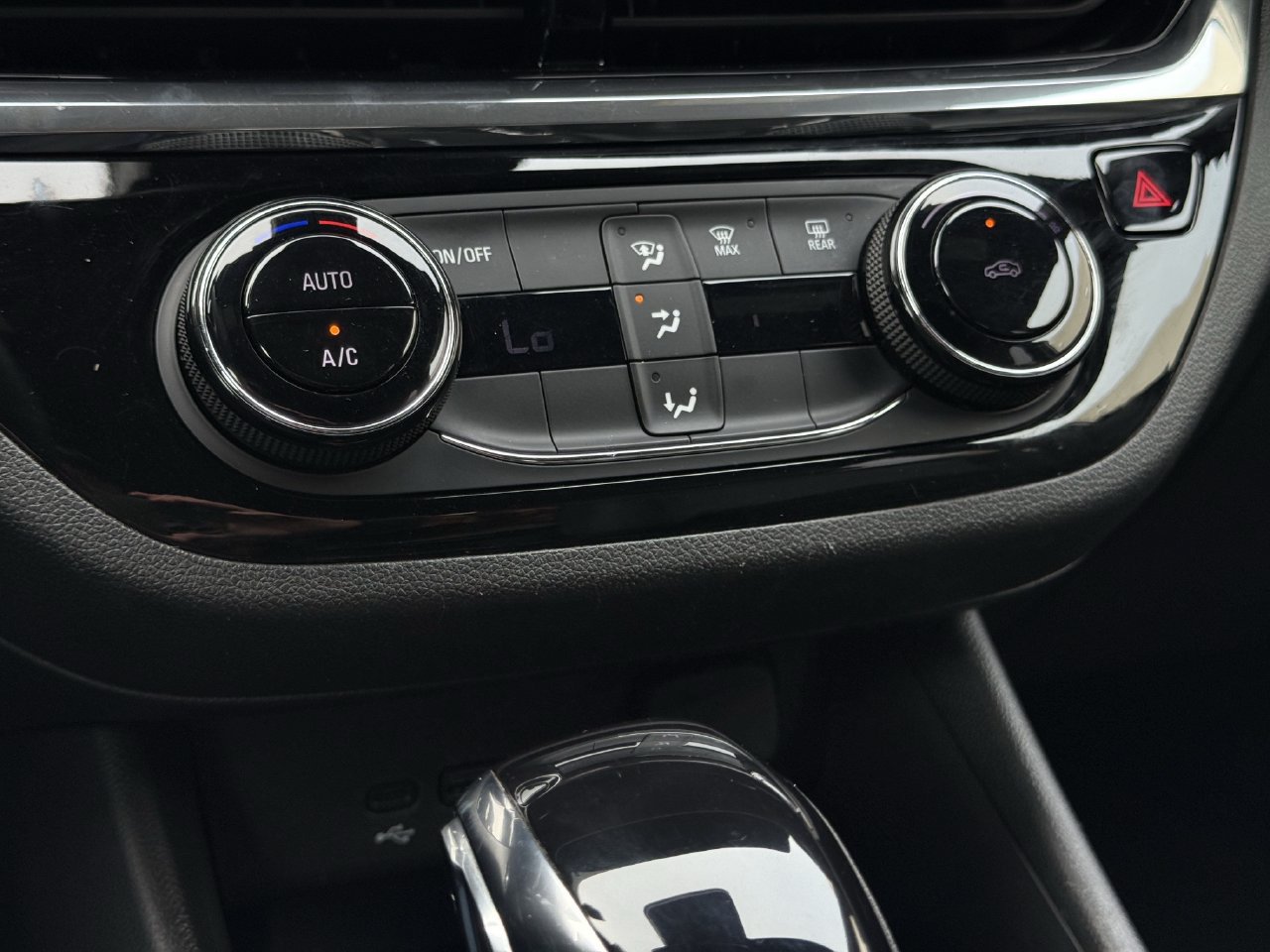 Used 2025 Buick Envista Sport Touring FWD image 18