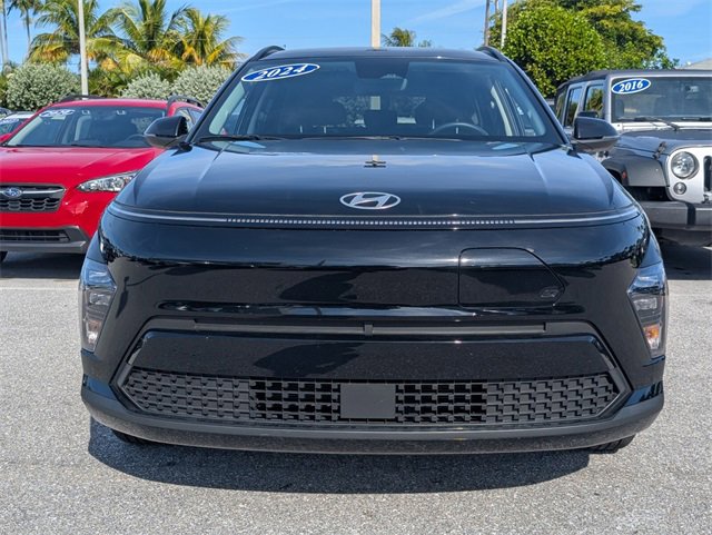 Used 2024 Hyundai Kona SEL image 2