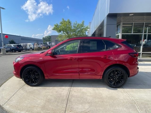 Certified 2023 Ford Escape ST-Line Elite w/ Premium Technology Package AWD/4WD image 5