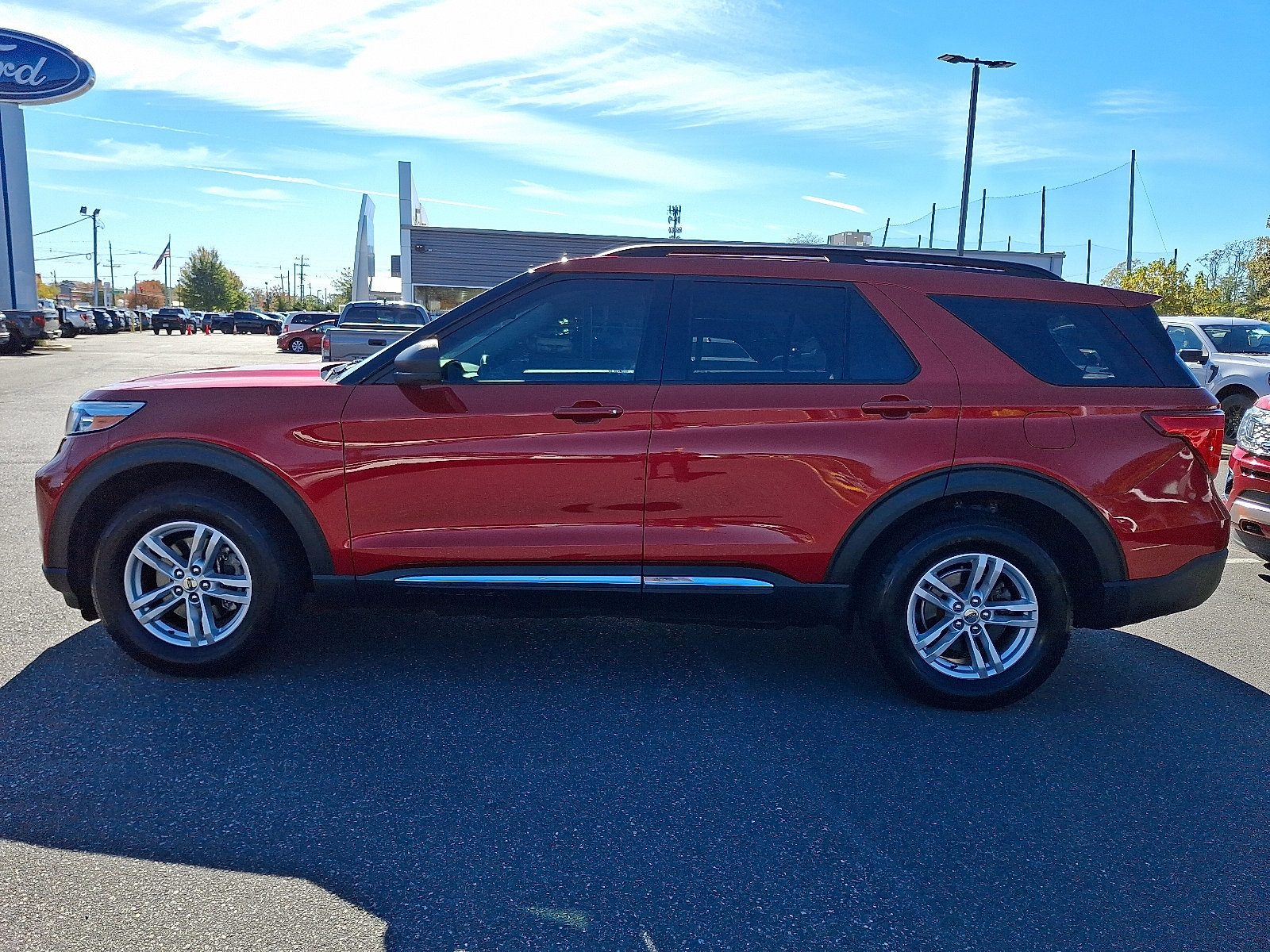 Certified 2020 Ford Explorer XLT w/ Comfort Package image 9