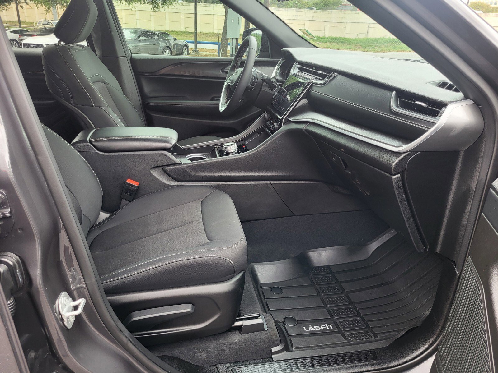 Used 2025 Jeep Grand Cherokee L Laredo w/ Luxury Tech Group I image 12