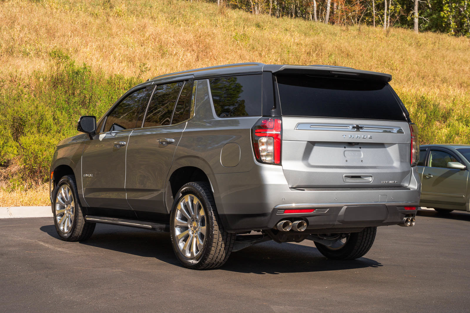 Used 2024 Chevrolet Tahoe Premier w/ Premium Package RWD image 11