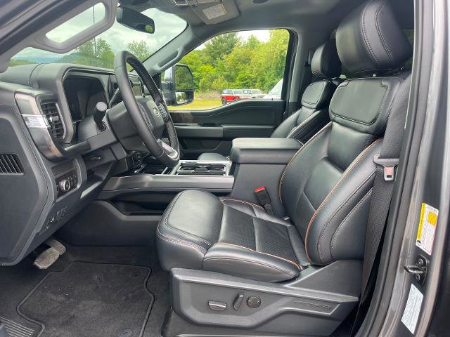 Certified 2025 Ford F450 Lariat w/ Lariat Ultimate Package AWD/4WD image 18
