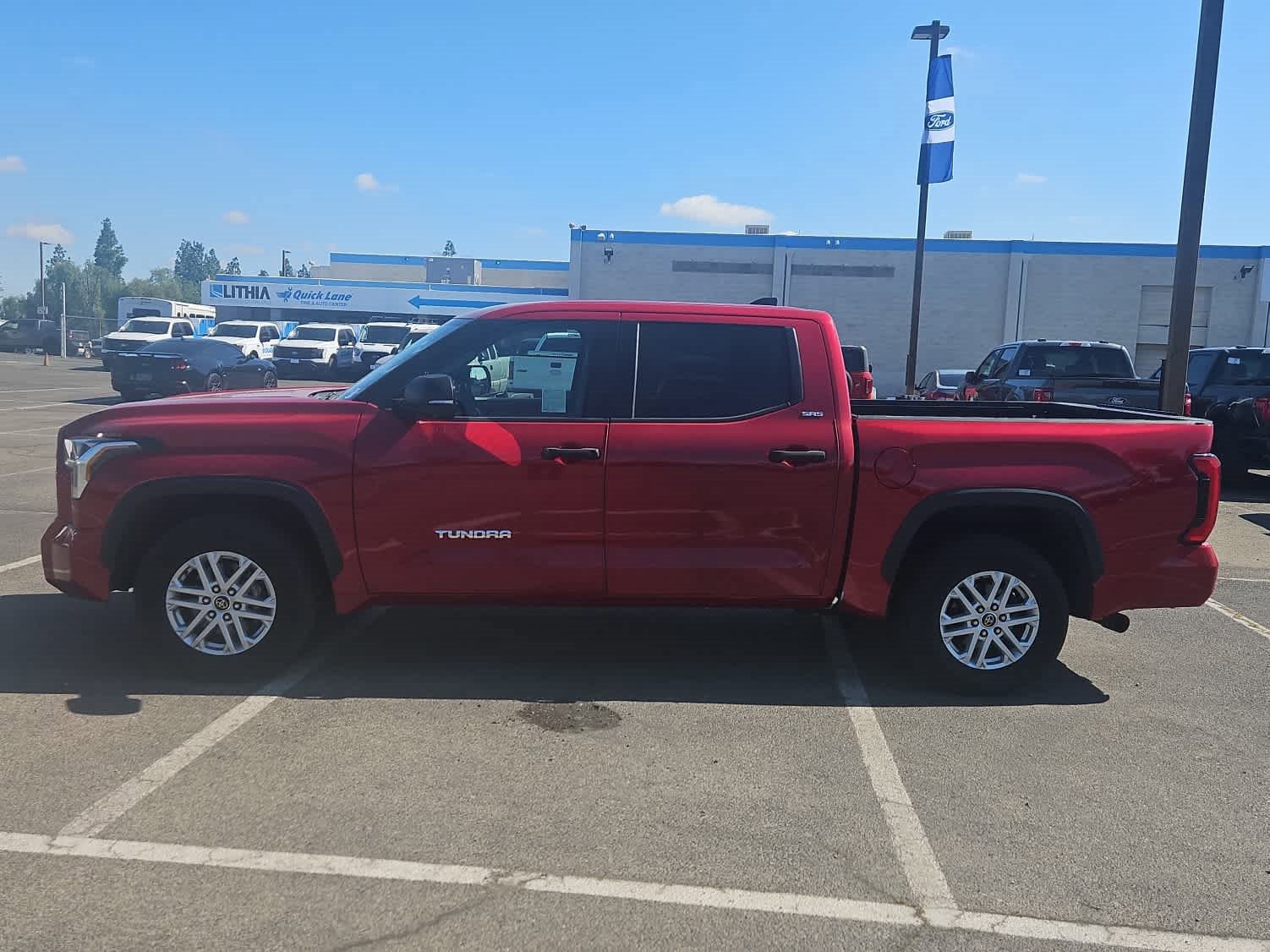Used 2022 Toyota Tundra SR5 w/ Convenience Package image 2