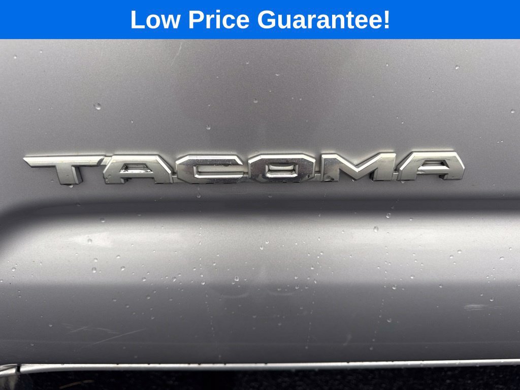 Used 2018 Toyota Tacoma SR5 AWD/4WD image 13