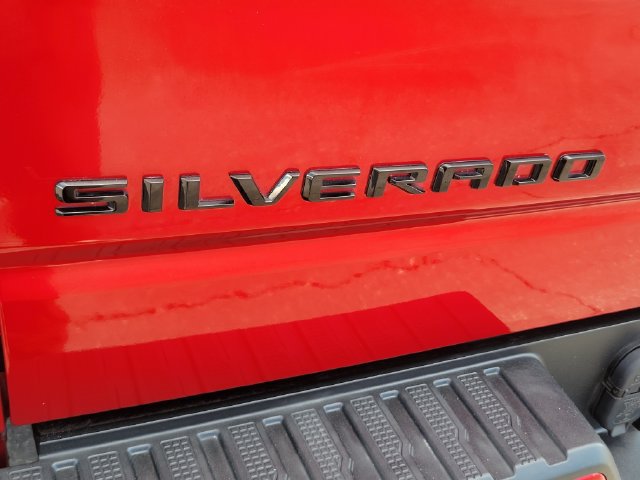 Used 2021 Chevrolet Silverado 1500 Custom w/ LPO, Dark Essentials Package RWD image 9