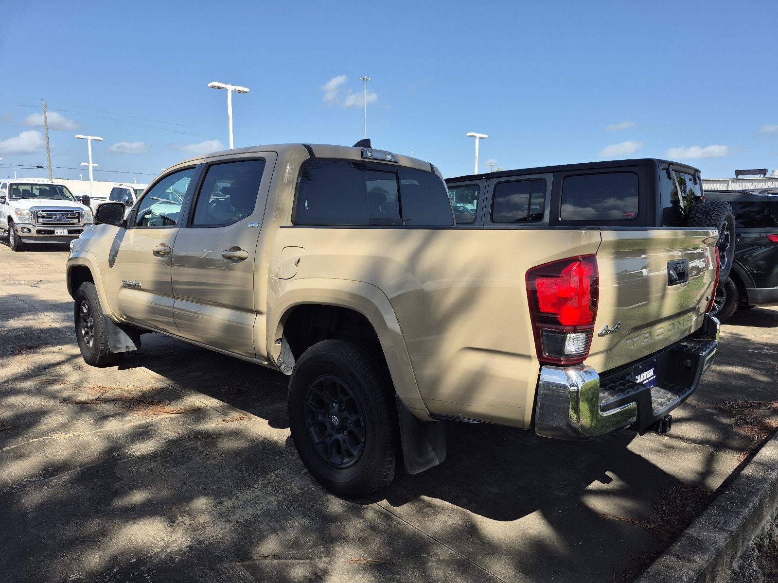 Used 2020 Toyota Tacoma SR5 AWD/4WD image 10
