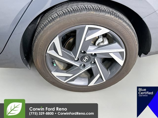 Used 2025 Hyundai Elantra Sport FWD image 32