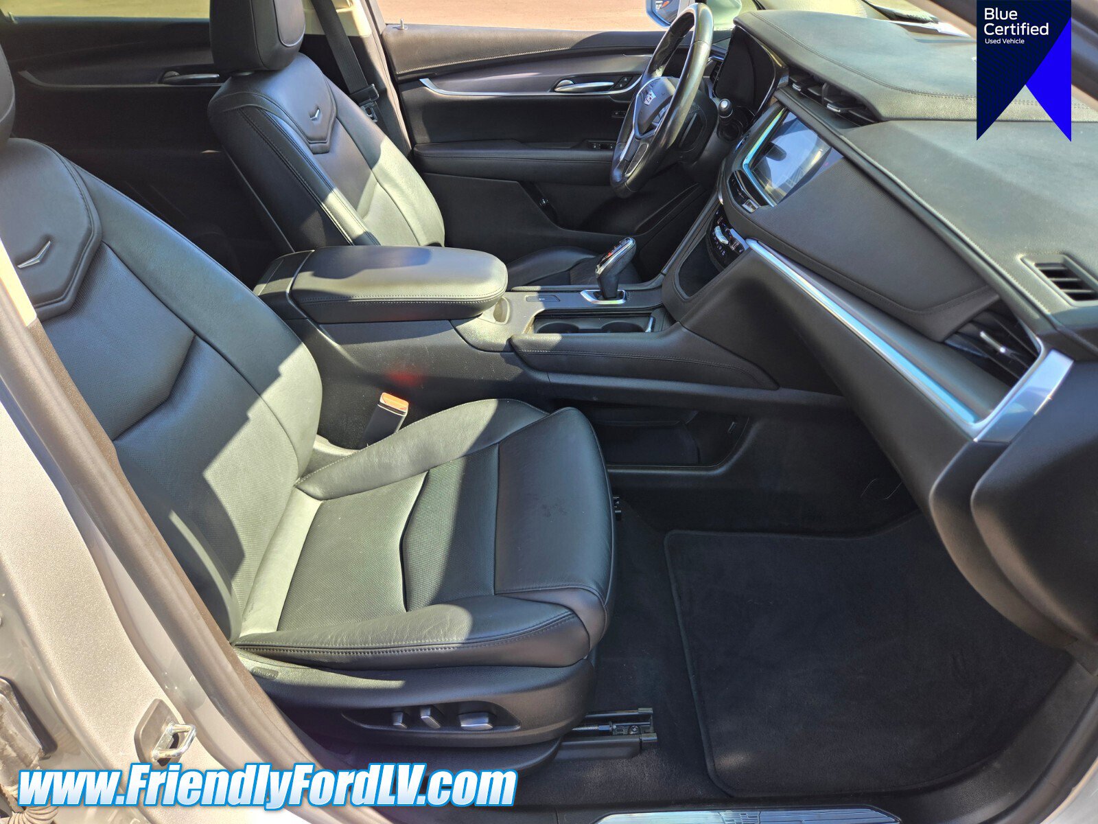 Used 2019 Cadillac XT5 Luxury w/ Advanced Security Package FWD image 16
