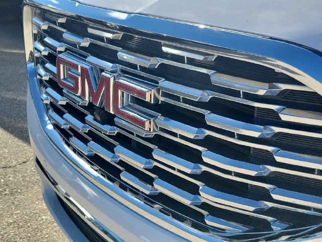 Used 2020 GMC Terrain Denali w/ Denali Premium Package FWD image 14