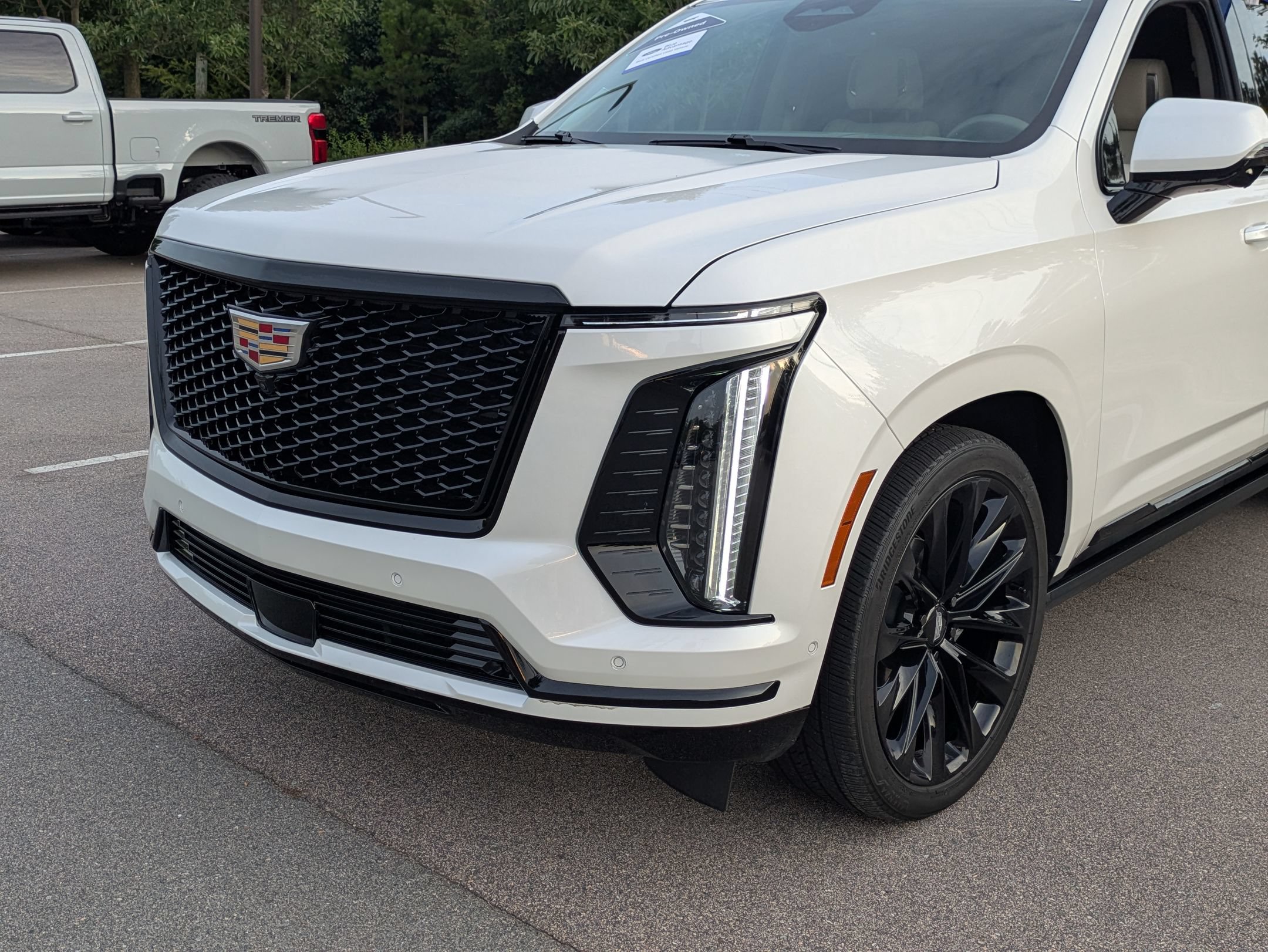 Used 2025 Cadillac Escalade ESV Sport Platinum AWD/4WD image 10