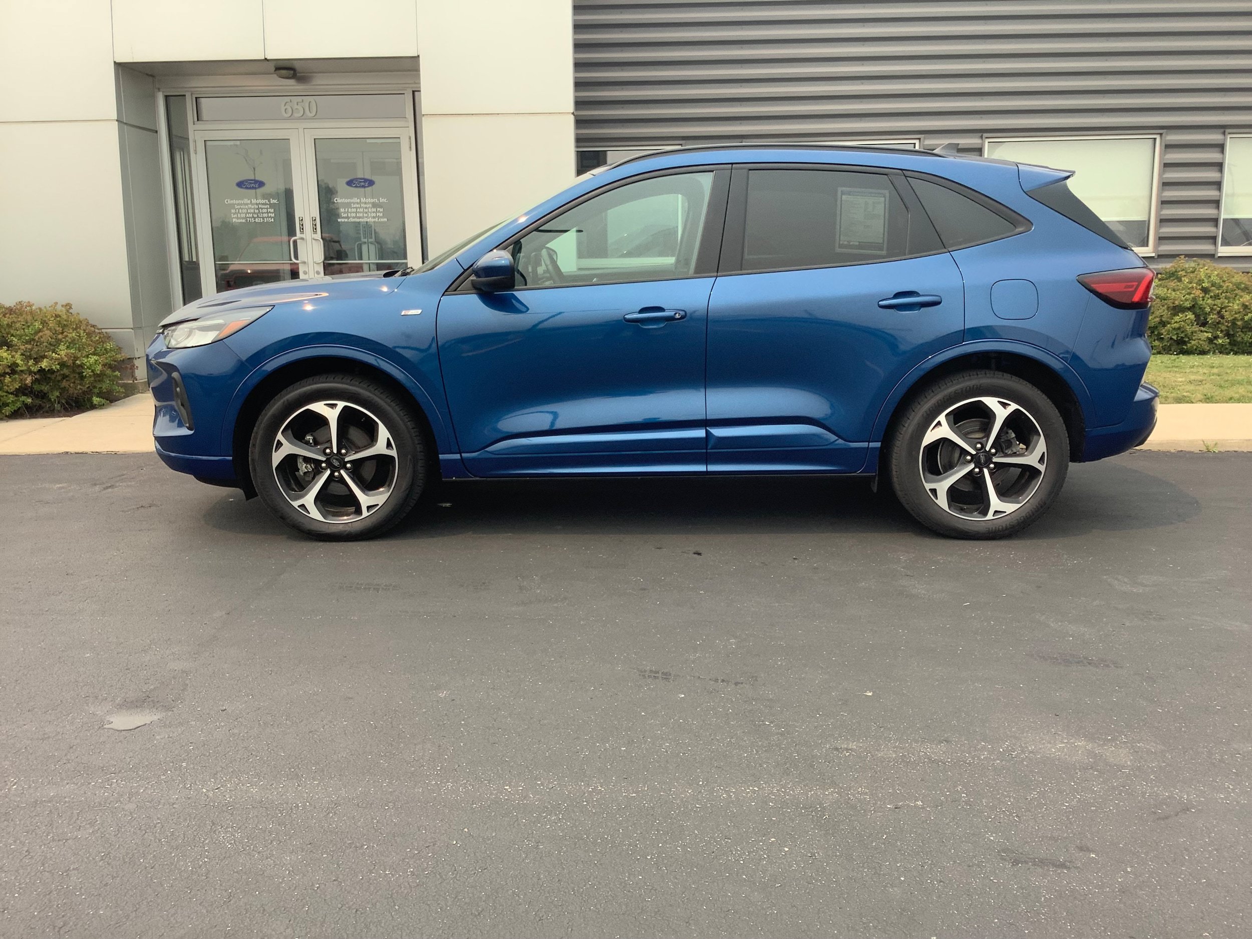 Certified 2023 Ford Escape ST-Line Select w/ Tech Pack #1 AWD/4WD image 2