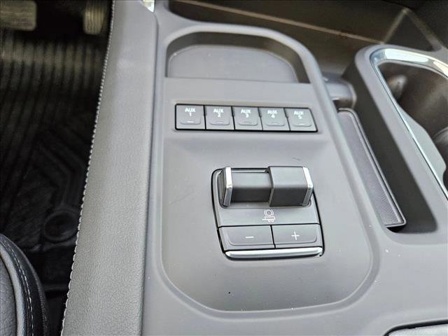 Used 2025 GMC Sierra 3500 Denali w/ Denali Reserve Package AWD/4WD image 25