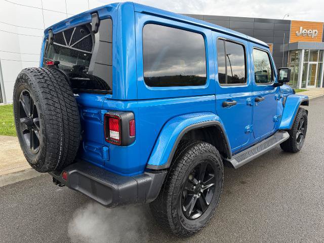Used 2023 Jeep Wrangler Unlimited Sahara AWD/4WD image 3