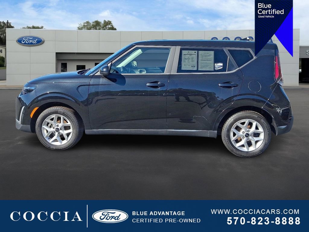 Used 2023 Kia Soul LX w/ LX Technology Package image 2