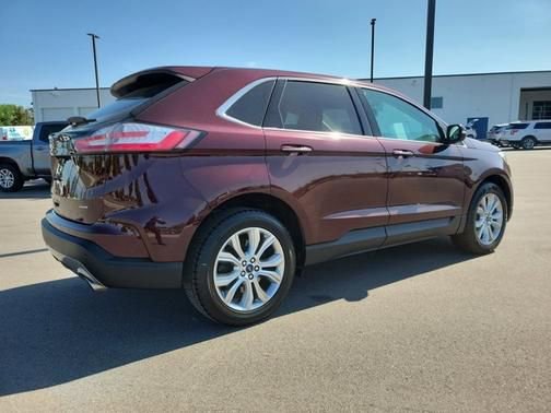 Certified 2021 Ford Edge Titanium AWD/4WD image 4
