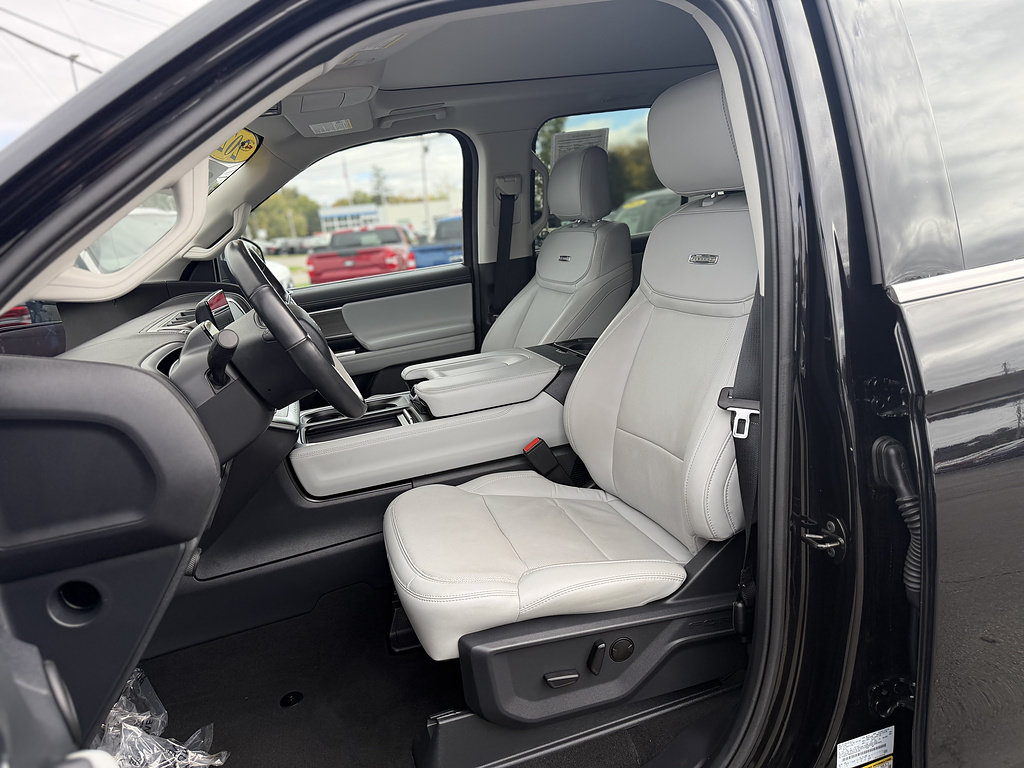 Certified 2025 Ford Expedition Platinum w/ Driver's Package AWD/4WD image 13