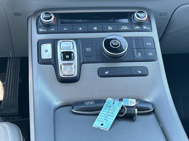Used 2025 Hyundai Palisade SEL FWD image 16