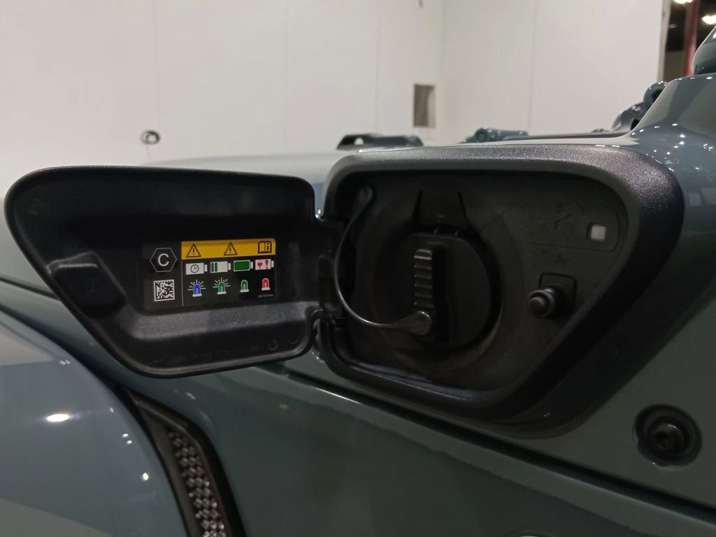 Used 2024 Jeep Wrangler Unlimited Sahara image 12