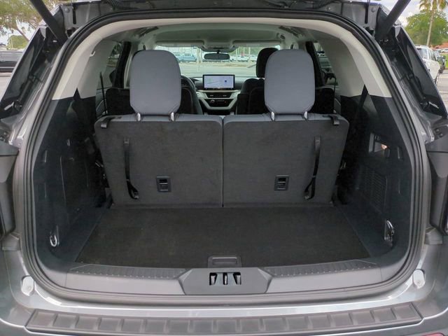 Certified 2026 Ford Explorer Active RWD image 13