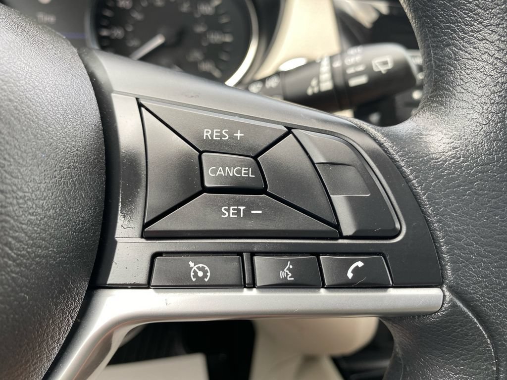 Used 2020 Nissan Rogue Sport SV AWD/4WD image 24