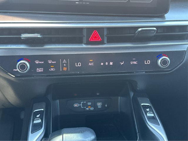 Used 2024 Kia Sorento S AWD/4WD image 28