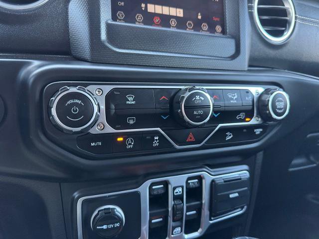 Used 2018 Jeep Wrangler Unlimited Sahara image 22