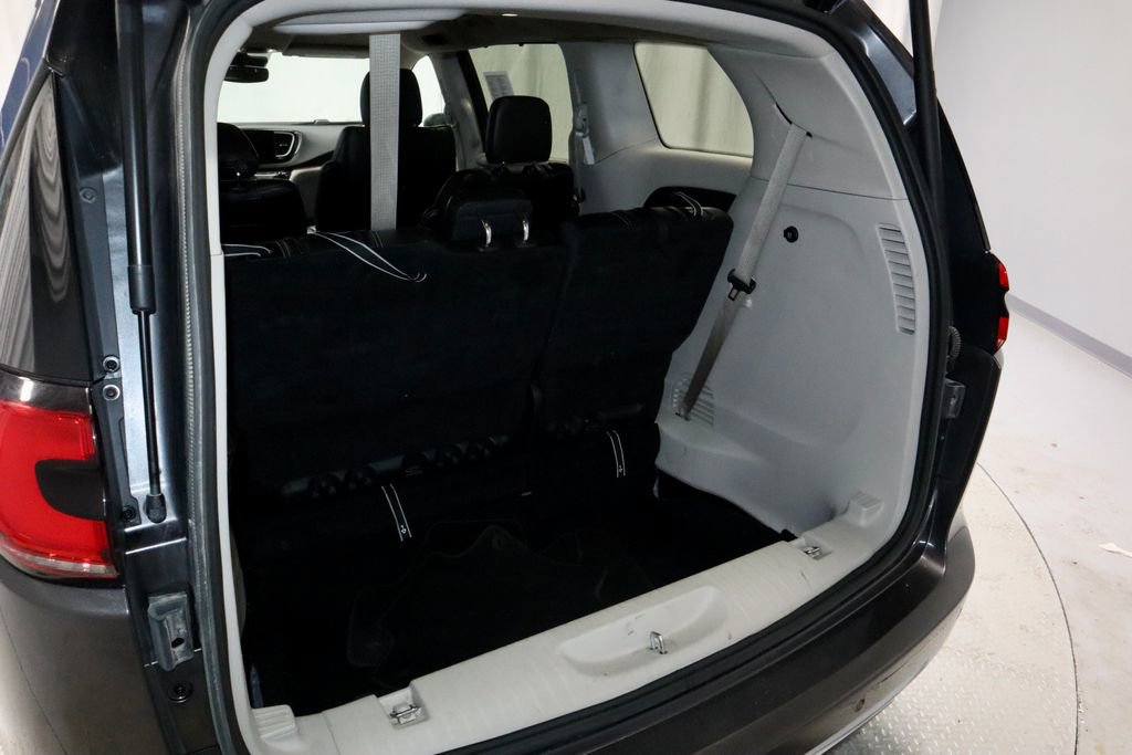 Used 2023 Chrysler Pacifica Touring-L FWD image 13