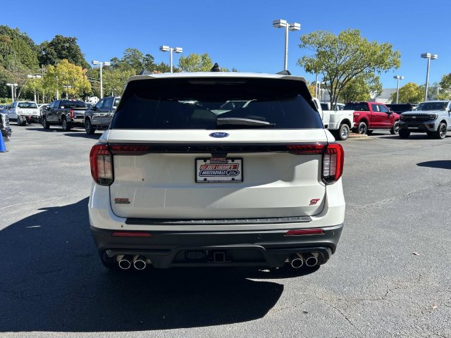 Certified 2025 Ford Explorer ST AWD/4WD image 12