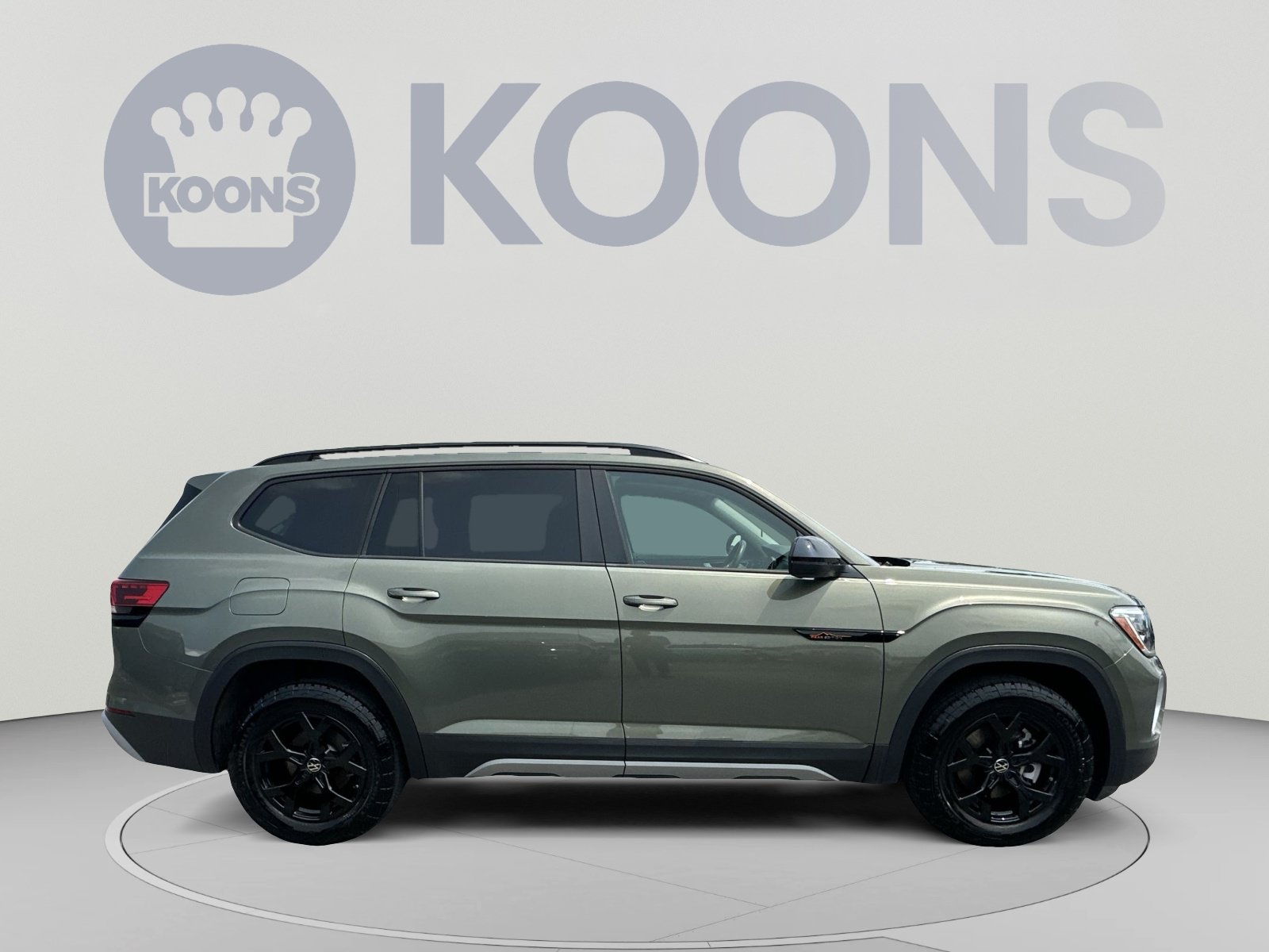 Used 2025 Volkswagen Atlas Peak Edition SE AWD/4WD image 12