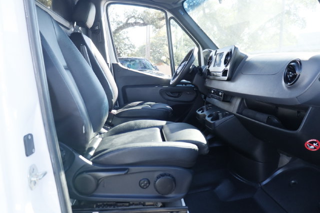 Used 2024 Mercedes-Benz Sprinter 2500 image 27