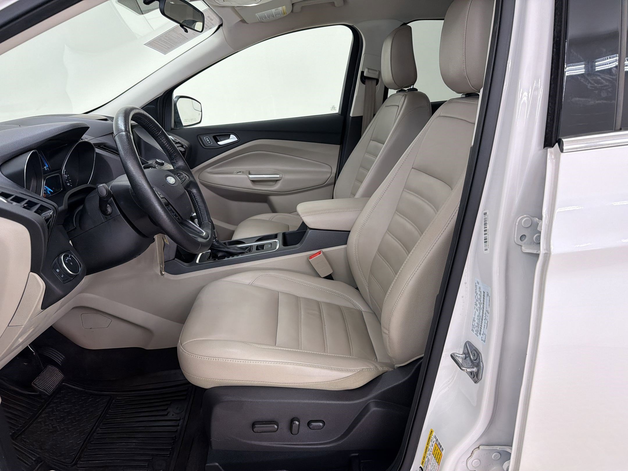 Certified 2018 Ford Escape SEL FWD image 5