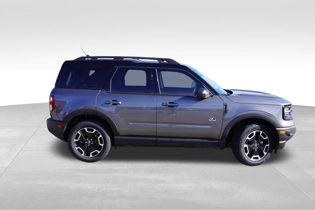 Certified 2023 Ford Bronco Sport Outer Banks w/ Tech Package AWD/4WD image 3