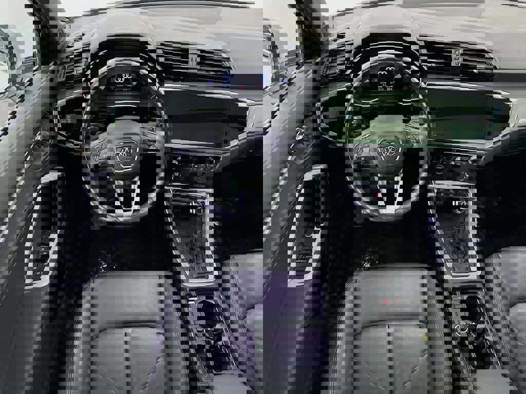 Used 2024 Audi Q3 2.0T Premium image 10