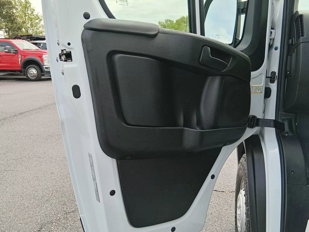 Used 2024 RAM ProMaster 2500 w/ Convenience Group FWD image 18