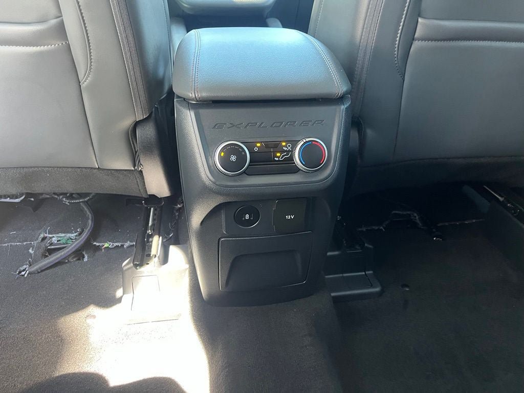 Certified 2025 Ford Explorer Active w/ Active Comfort Package AWD/4WD image 15