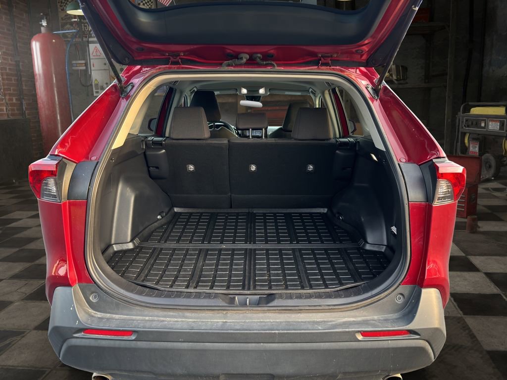 Used 2022 Toyota RAV4 LE FWD image 10