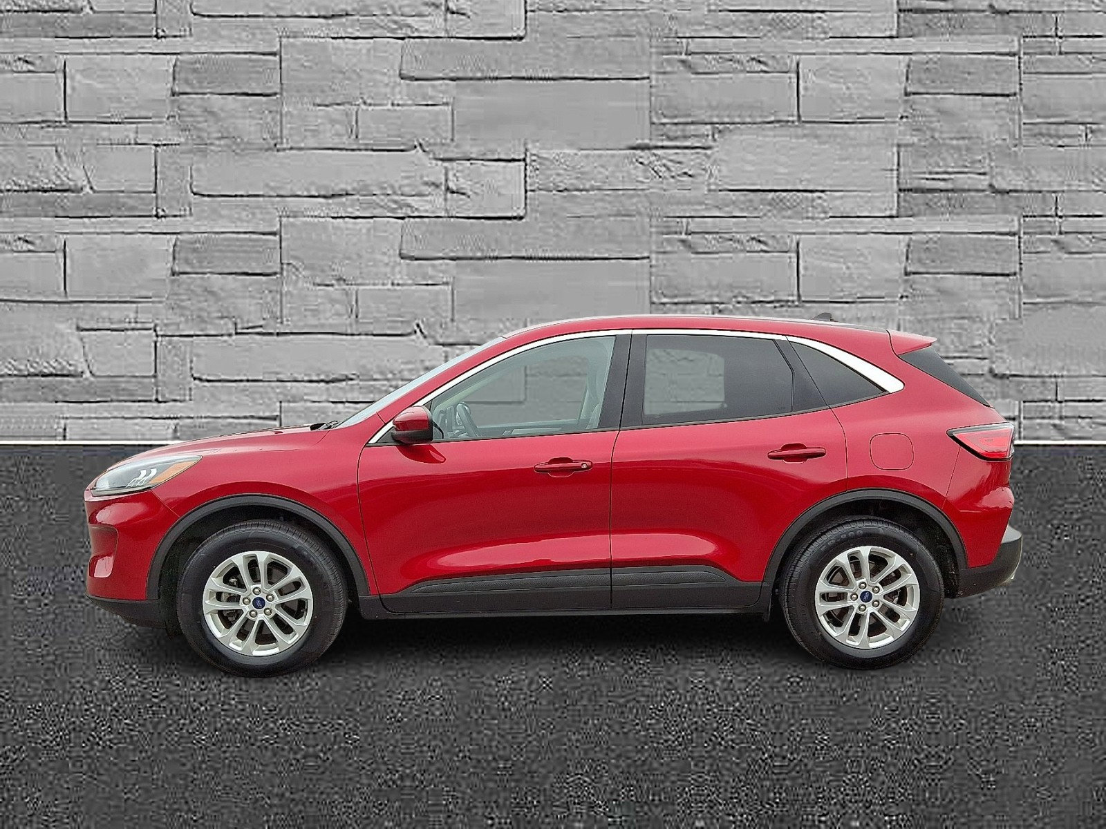 Certified 2020 Ford Escape SE image 6