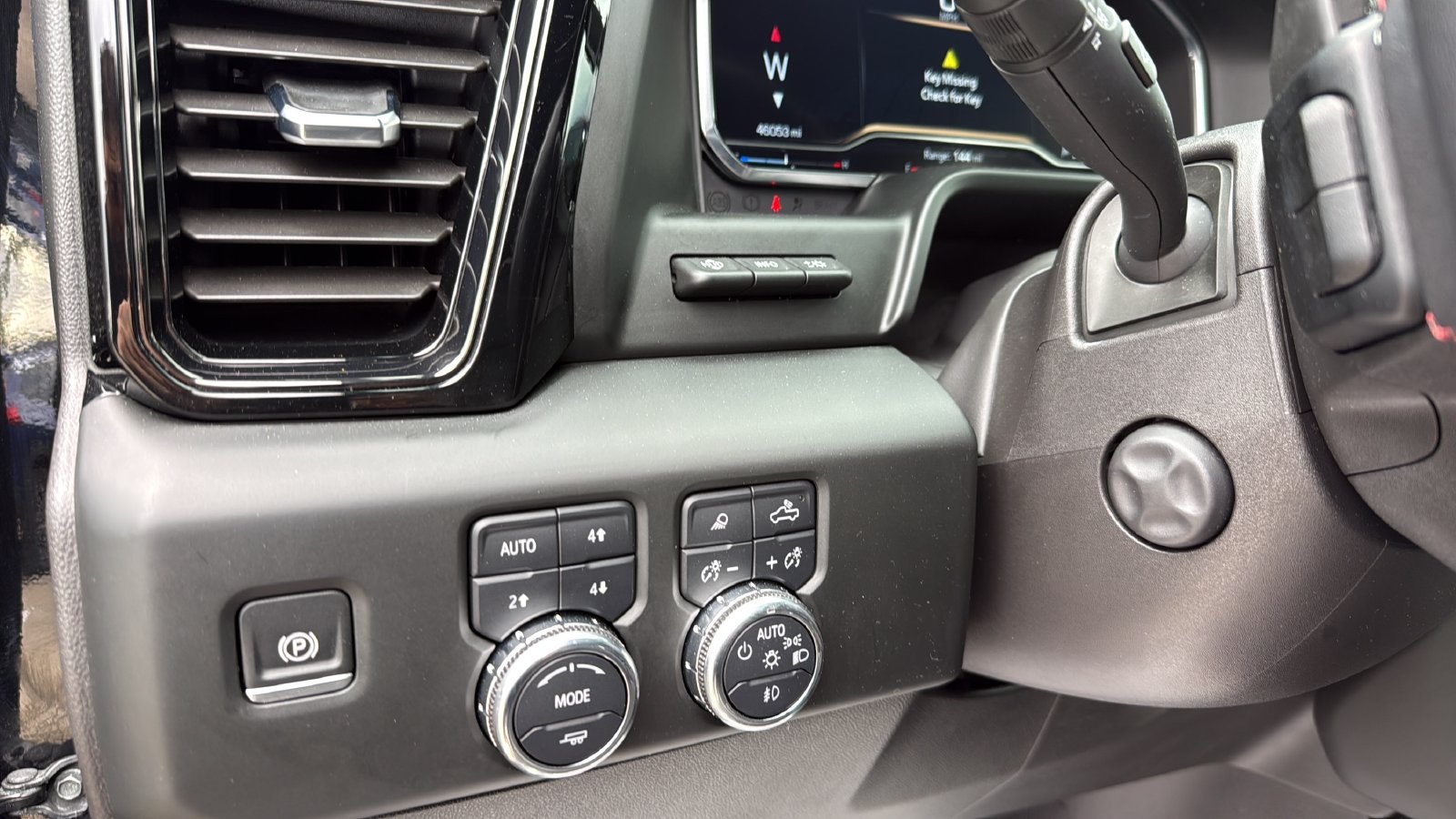 Used 2024 GMC Sierra 1500 AT4X AWD/4WD image 17