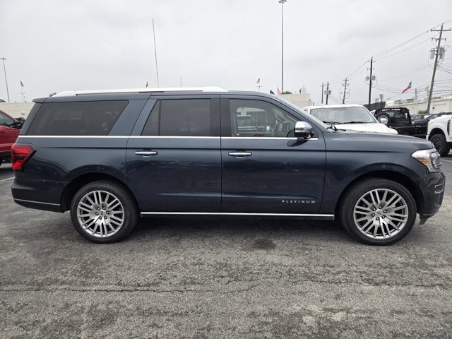 Certified 2023 Ford Expedition Max Platinum RWD image 4