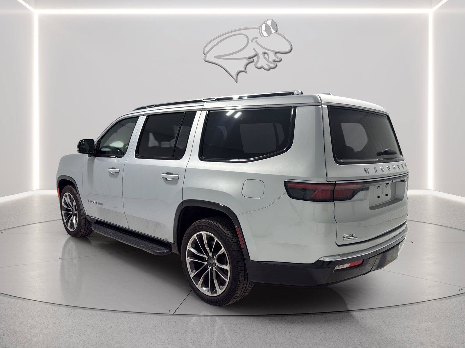 Used 2023 Jeep Wagoneer Series II w/ Premium Group I AWD/4WD image 3