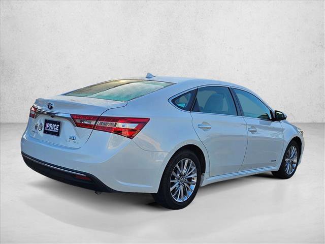 Used 2018 Toyota Avalon Limited image 3