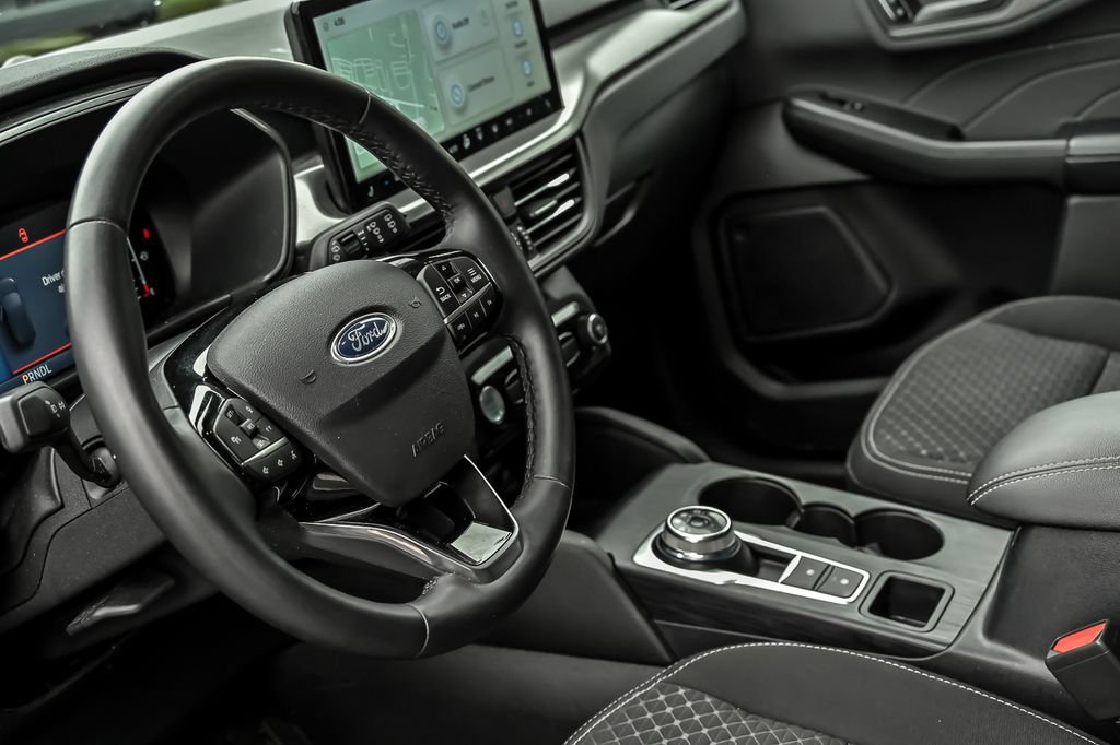 Certified 2023 Ford Escape Active w/ Tech Pack #1 AWD/4WD image 17