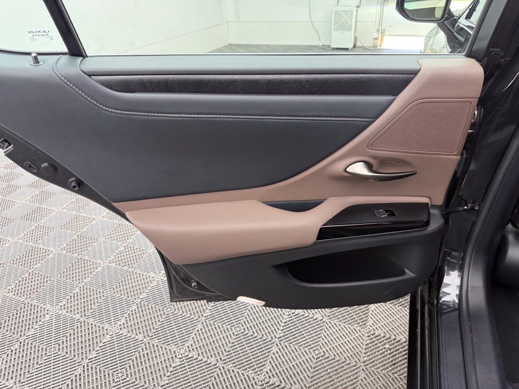 Used 2025 Lexus ES 350 w/ Premium Package FWD image 37