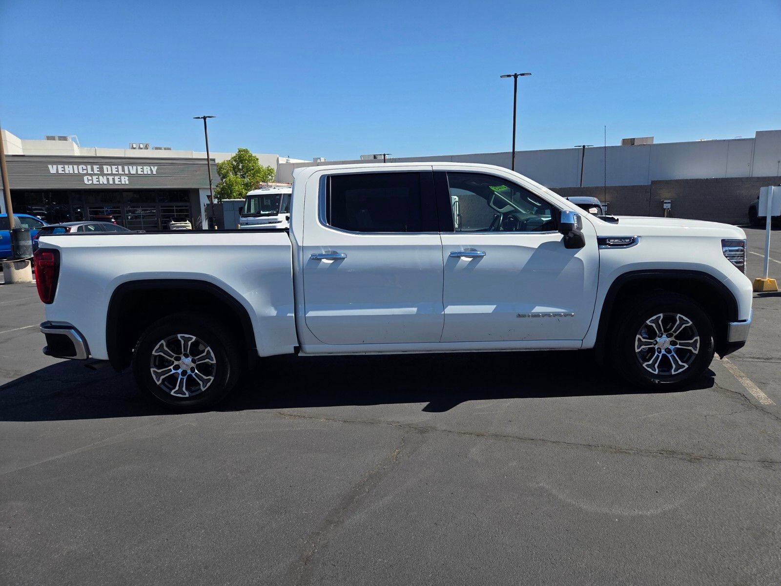 Used 2025 GMC Sierra 1500 SLT RWD image 7
