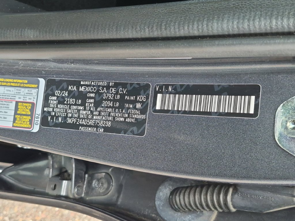 Used 2024 Kia Forte LXS FWD image 40