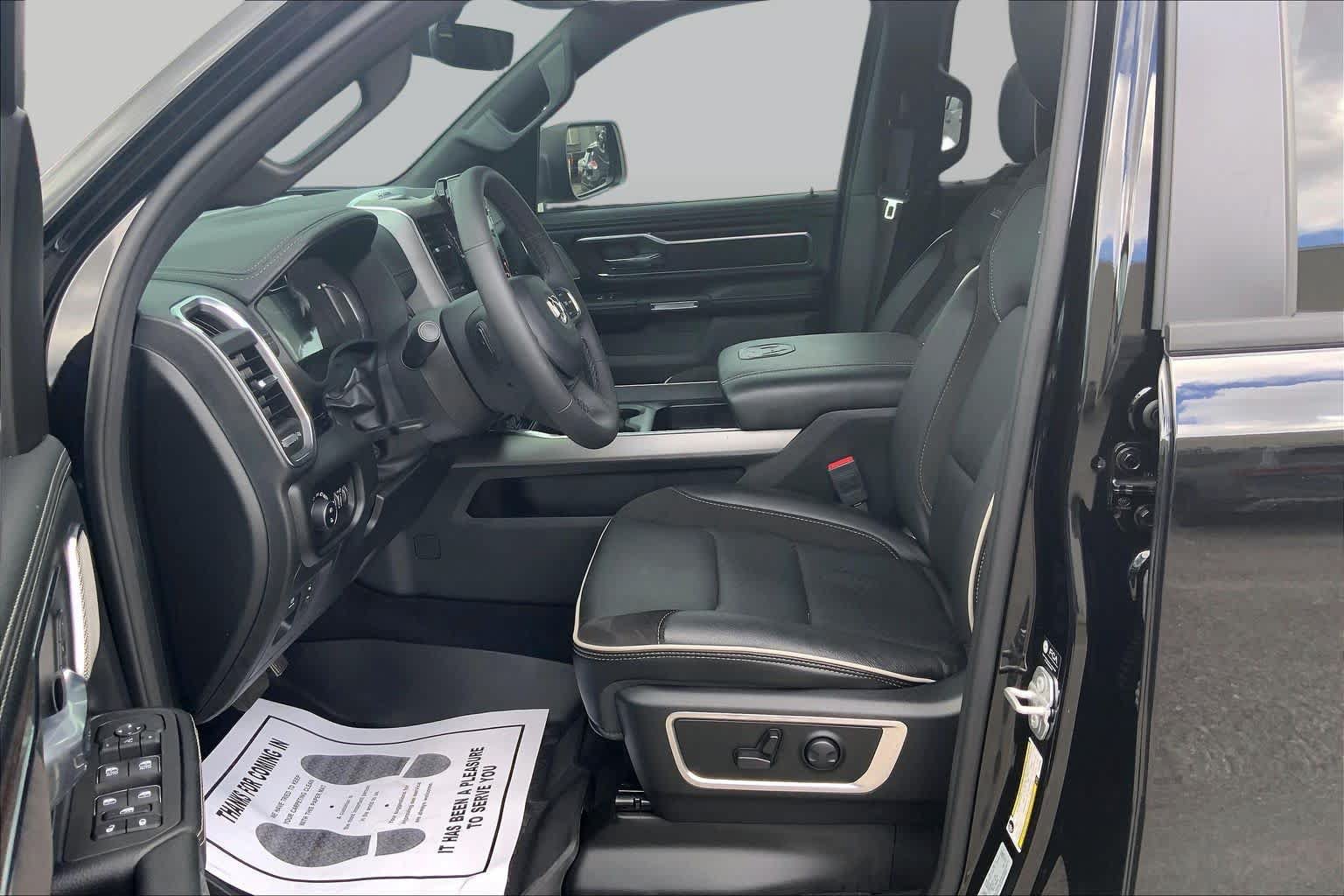Used 2025 RAM 1500 Laramie w/ Night Edition AWD/4WD image 8