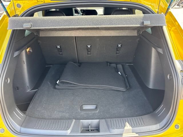 Used 2024 Chevrolet Trax RS w/ Driver Confidence Package FWD image 27