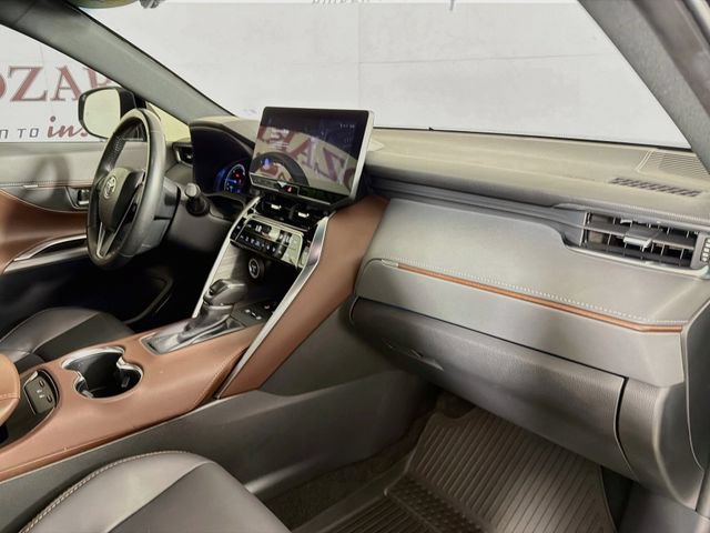 Used 2024 Toyota Venza XLE AWD/4WD image 33